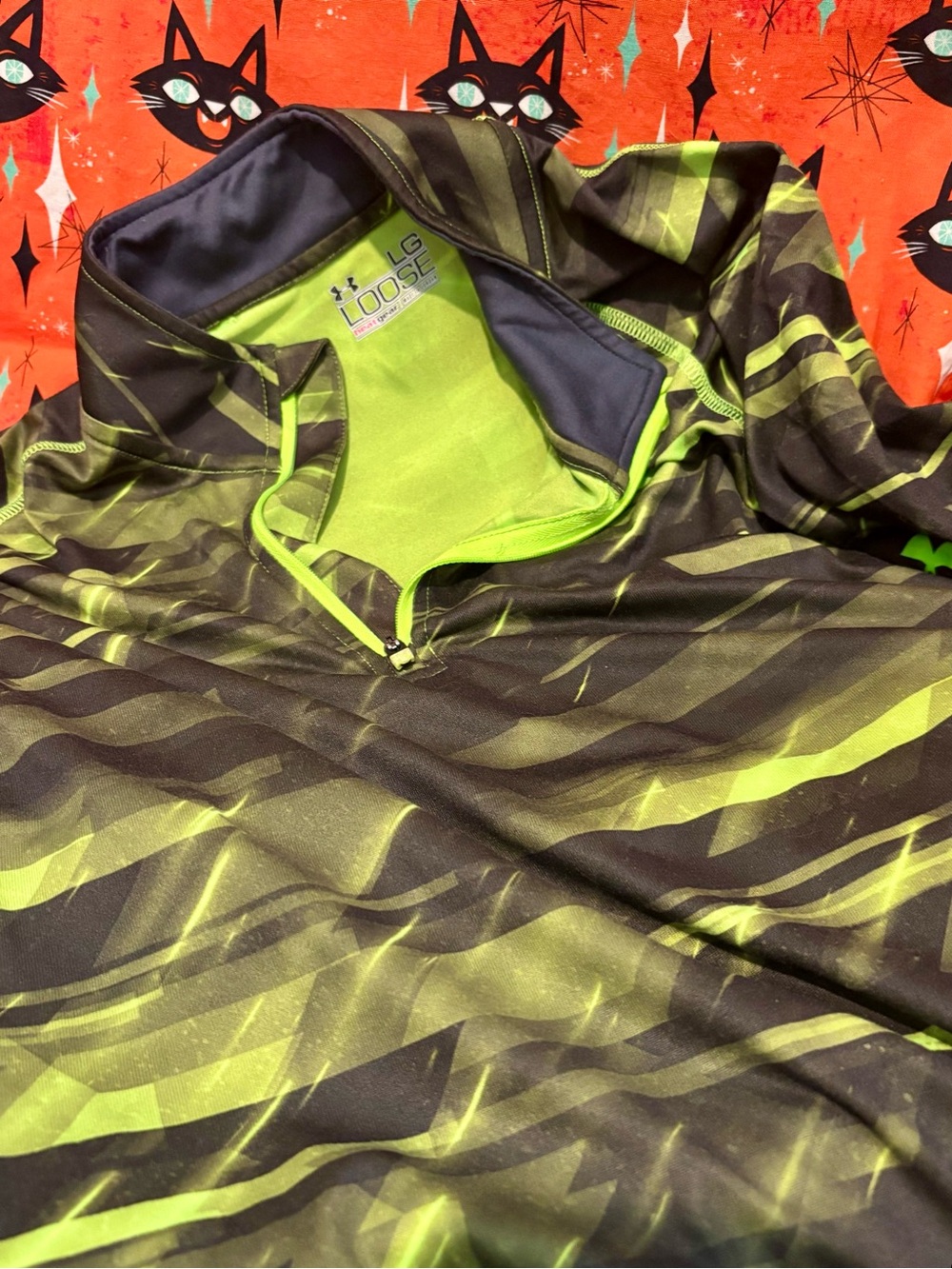 EUC. Under Armour men’s size Large Loose 3/4 zip